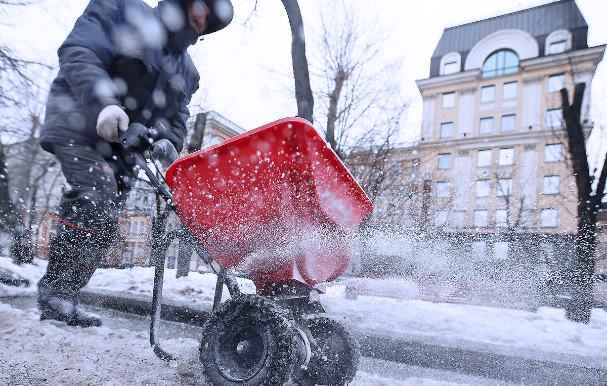 Универсальное средство борьбы с наледью - изображение